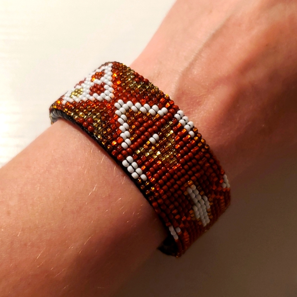 Gorgeous handbeaded bracelet